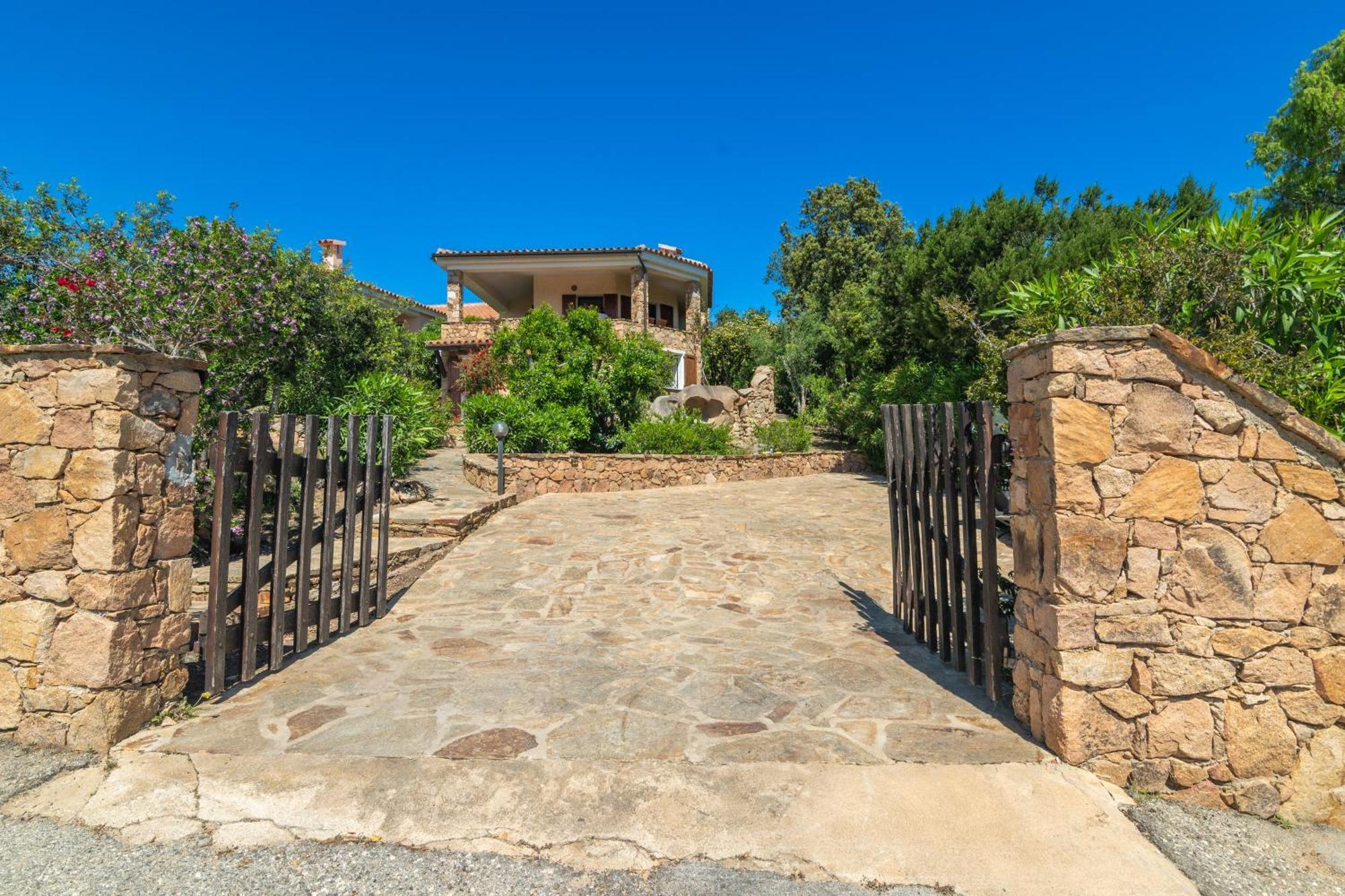 Villa Vista Mare Cala Ginepro Punta Molara Exteriér fotografie
